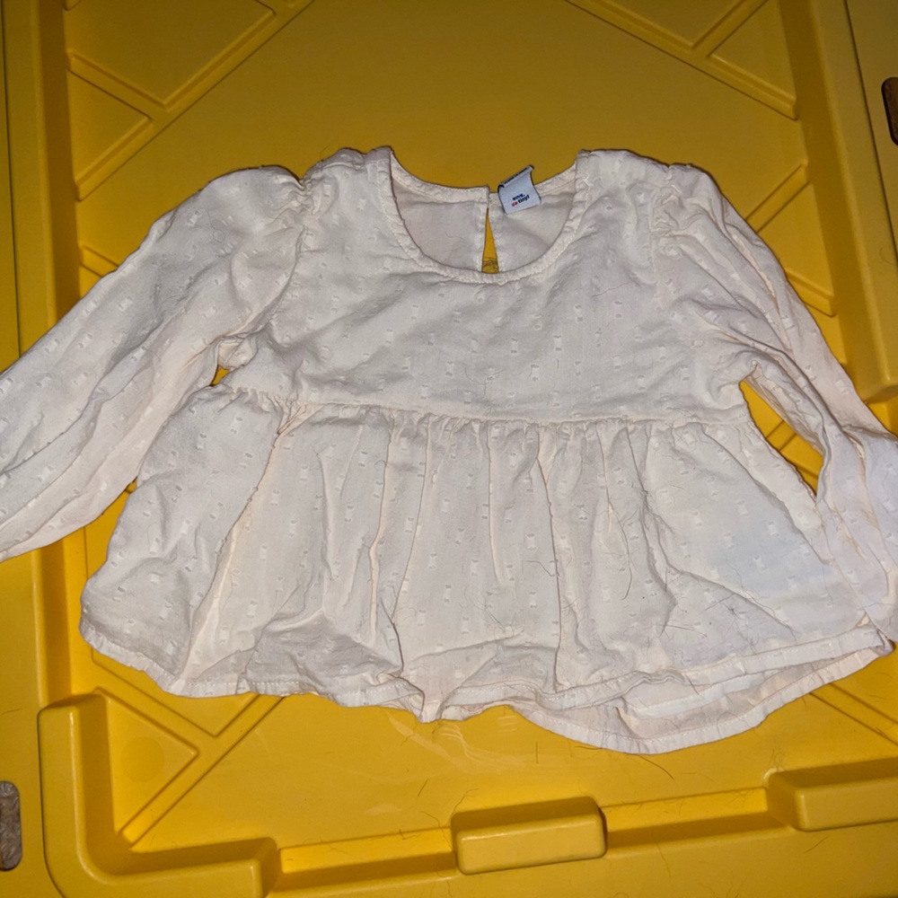 Old navy off white/cream top